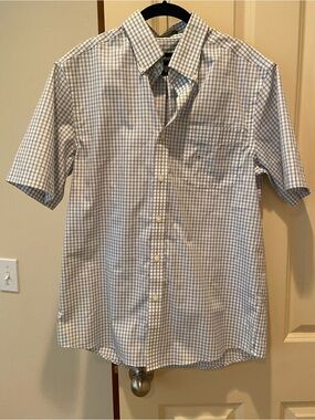 Eddie Bauer short sleeve wrinkle resistant shirt